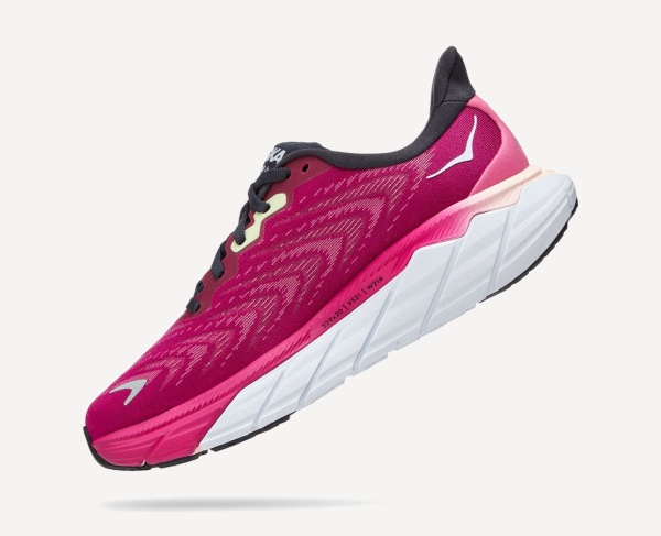 Кроссовки ARAHI 6 W (RU 39.5 UK 7 US 8.5 ; fest fuch/ibis rose)